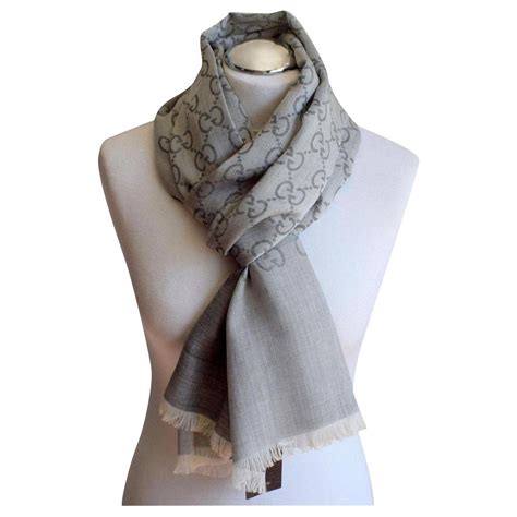 foulard lana e seta gucci quadeato grigio|Sciarpe, foulard e stole da donna Gucci in seta .